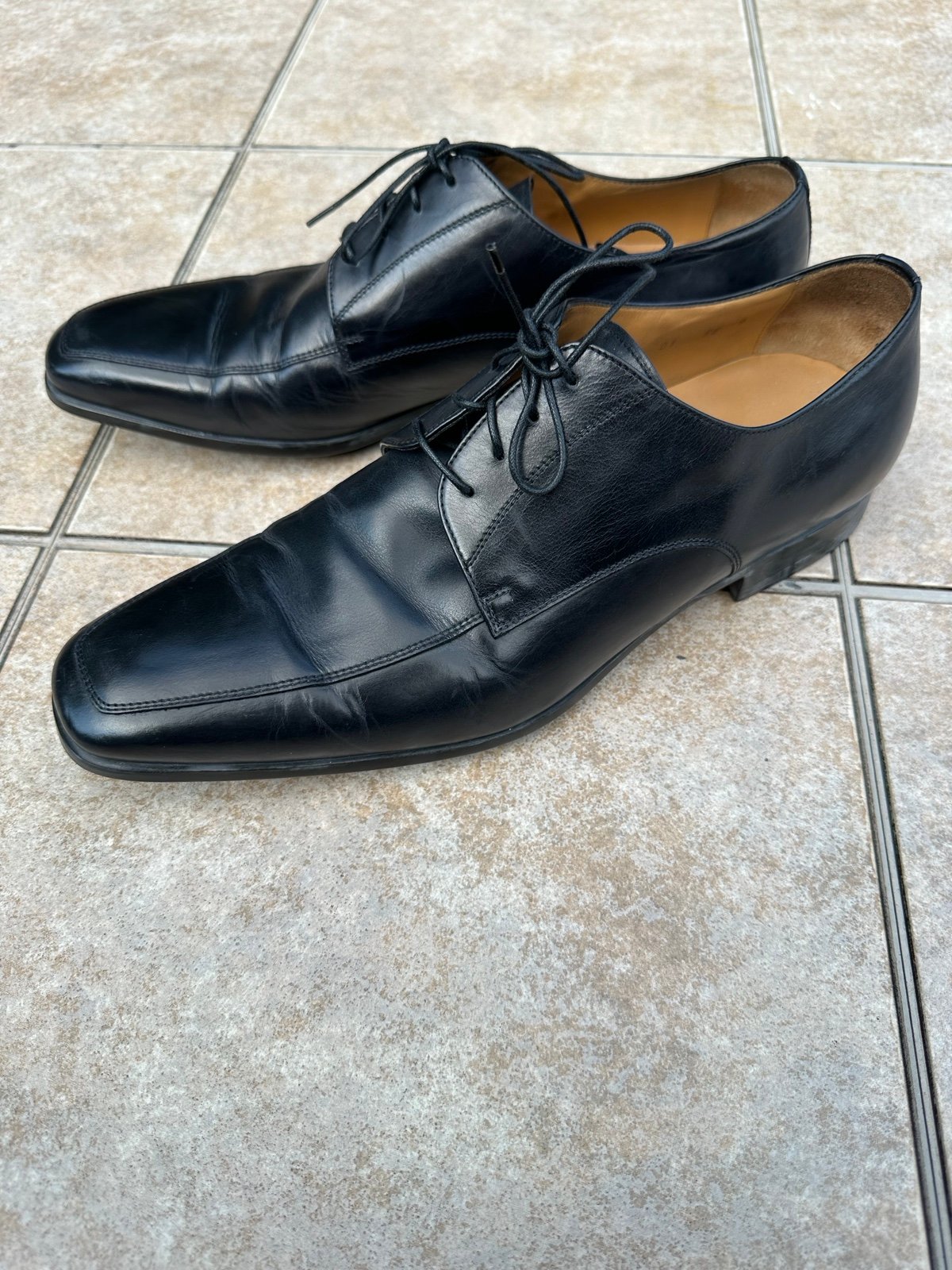 Santoni black leather shoes