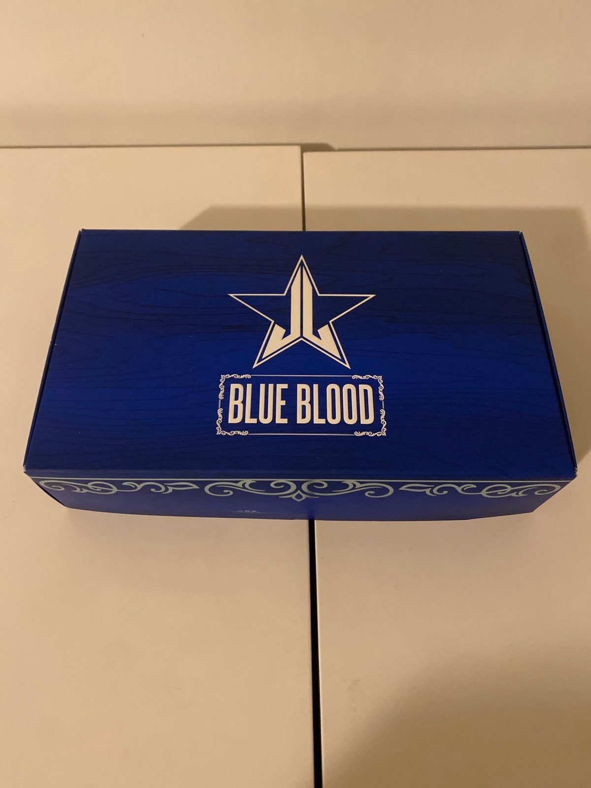 Brand New Jeffree Star Blue Blood Eyeshadow Palette