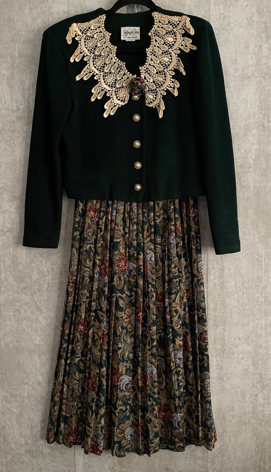 VTG Jeffrey & Dara By Linda Hutley 2 Piece Green Pleated Skirt Suit Sz 7/8