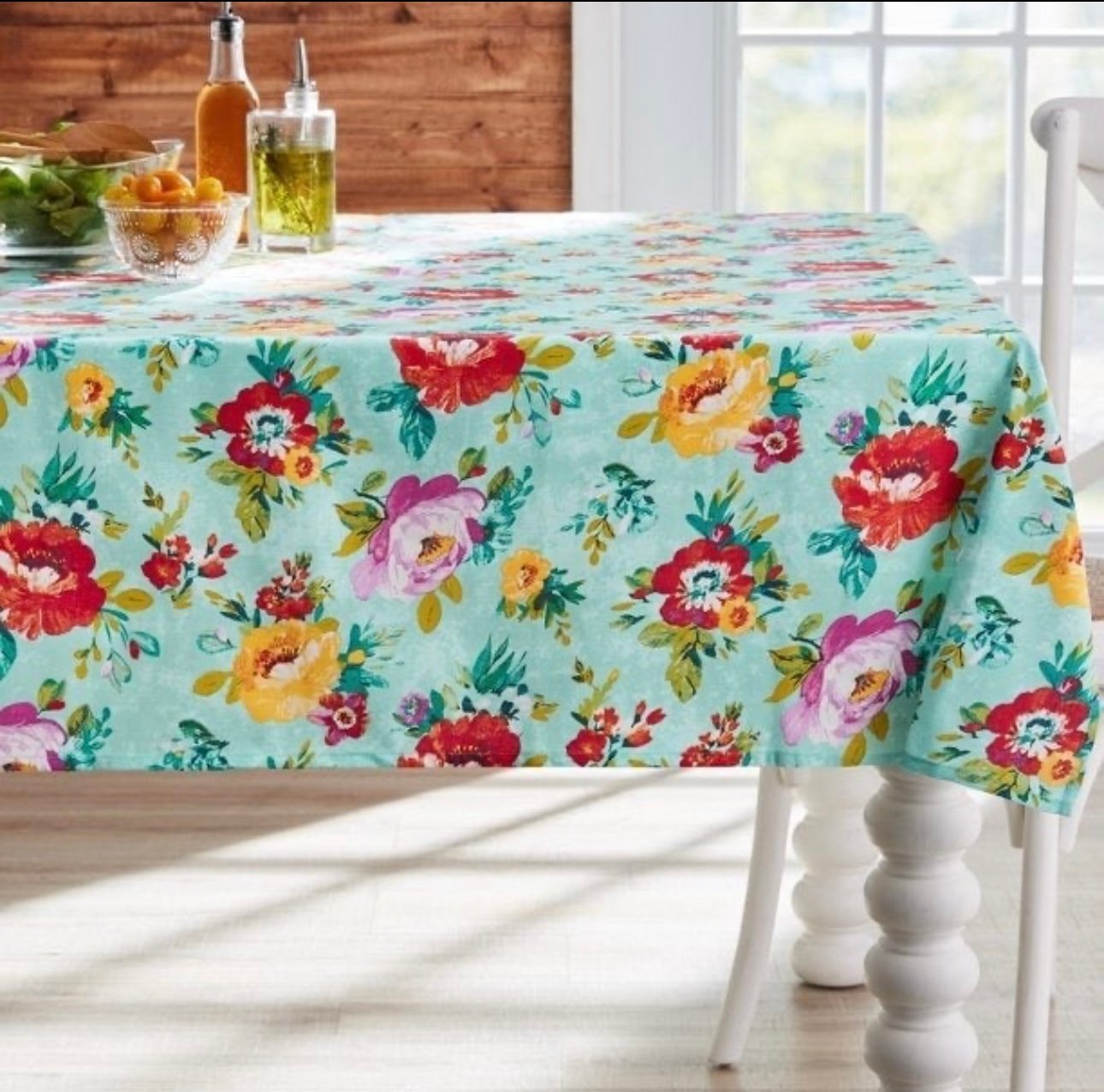 The Pioneer Woman Sweet Romance Fabric Tablecloth, 60 W x 84 L