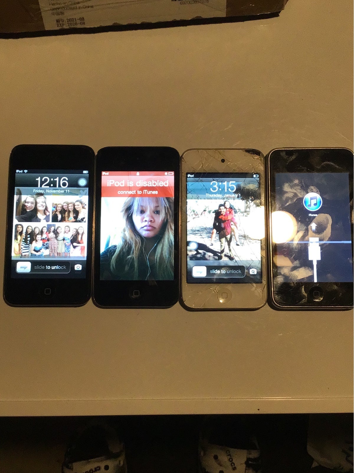 4 x apple iPod touch lot mp3 Wi-Fi Bluetooth