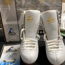 Jackson Figure Ice Skates & Guards new Child size 3C