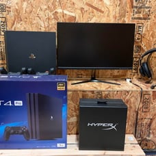 PlayStation 4 Pro 1TB Gaming Equipment Set