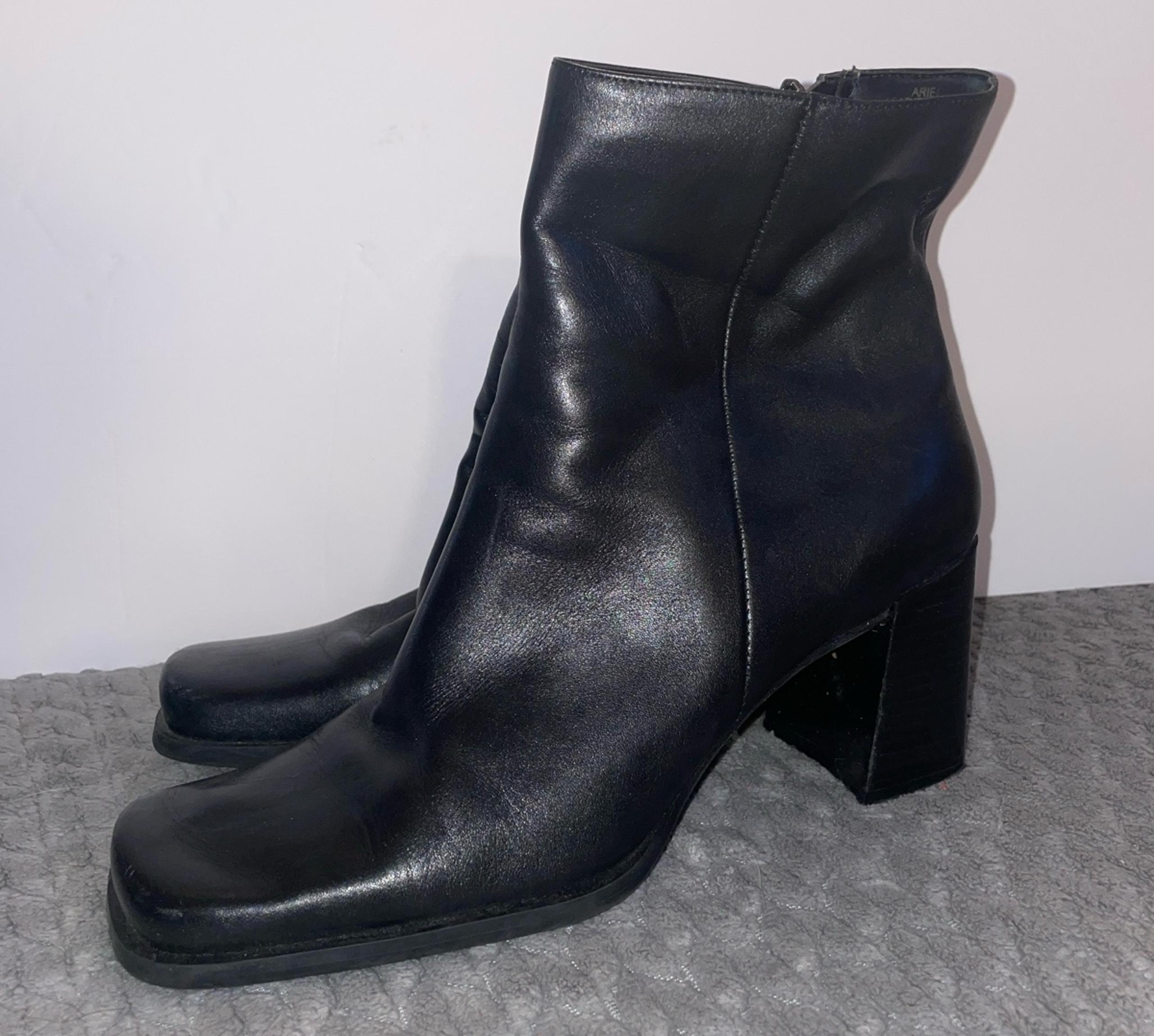 Black Women’s Boots Size 7 1/2 - Capezio