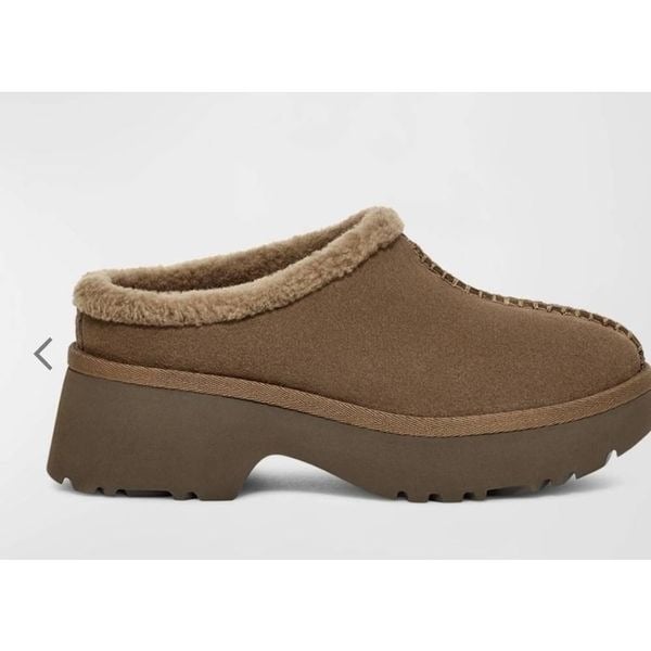 Ugg New Heights Cozy Clog Hickory size 10 New with original box. 100% authentic