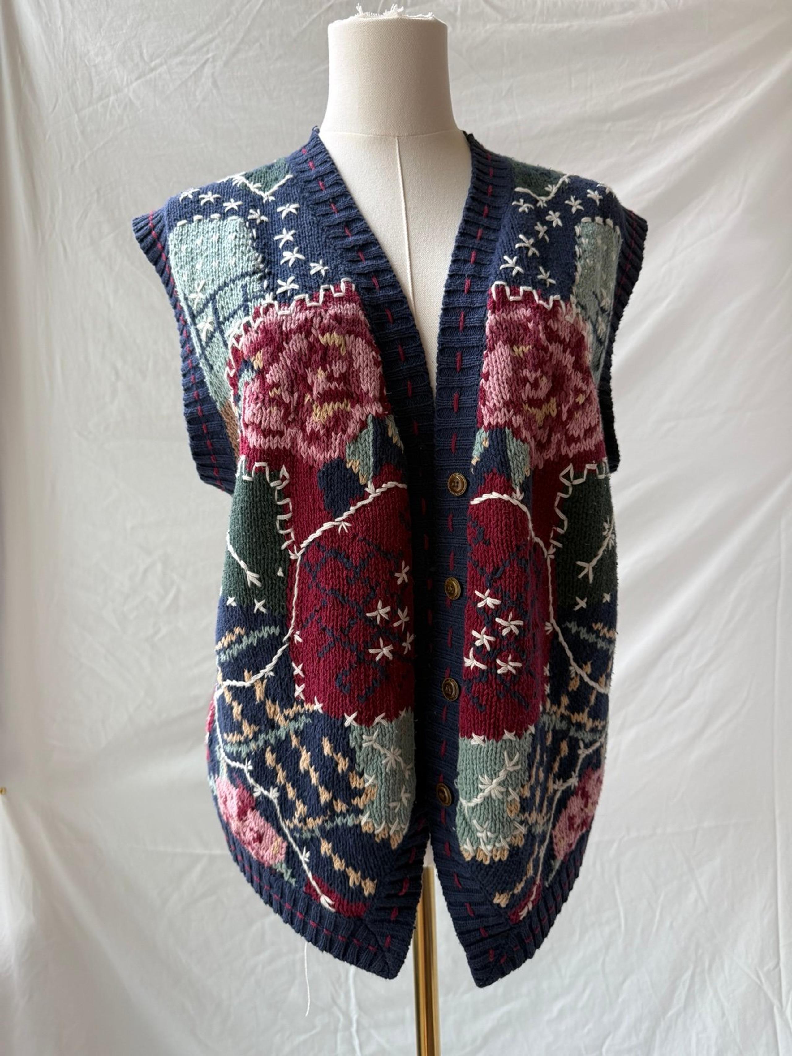 White Stag Crocheted Embroidered Vest – Blue Floral