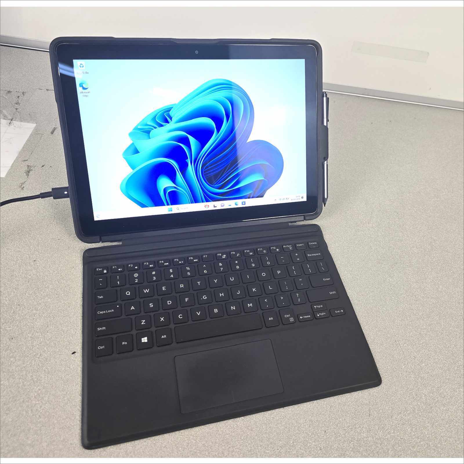 Dell Latitude 5285 2 in 1 12.3 8GB RAM 128GB SSD i5-7300U 2.7GHz SN# 8J69NH2