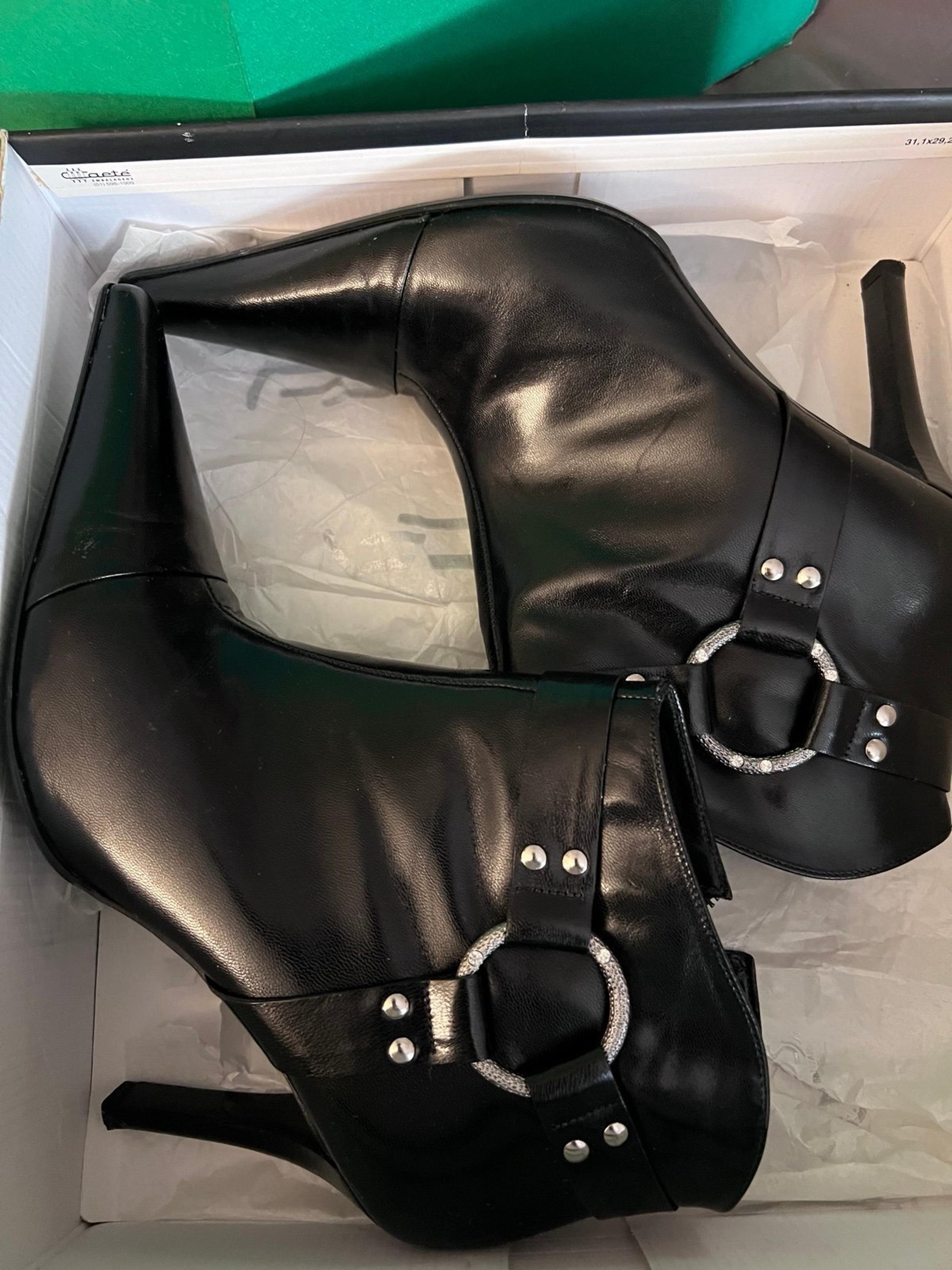Carlos Santana Pony Black Leather 9 1/2 M Boots