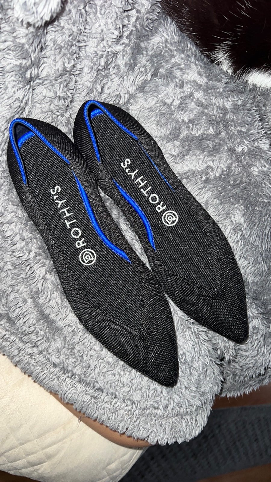 Black Rothy’s Flats
