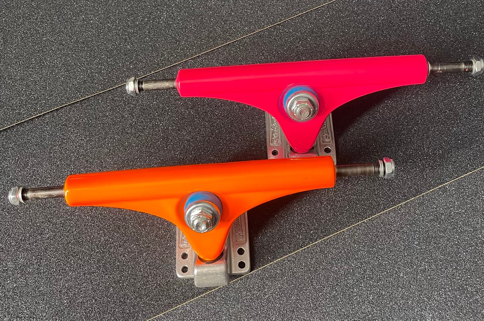 2 PAIRS X LONGBOARDS Gullwing 10.0 /Charger II 50-Degree Trucks (2Set of 4)