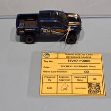 HOT WHEELS YELLOW CARD FEP 19 CHEVY SILVERADO TRAIL - YELLOW CARD FEP