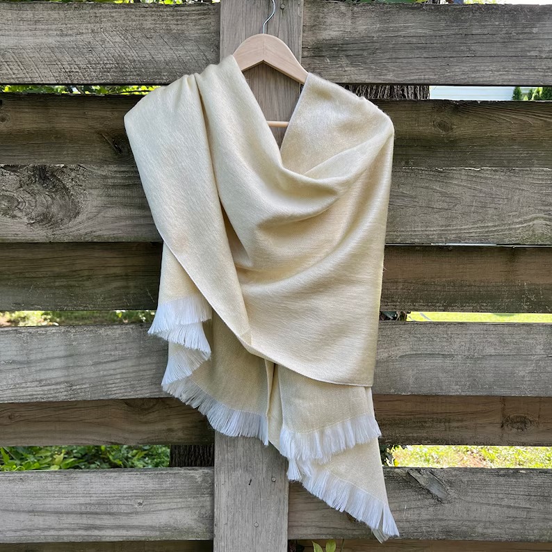 Alpaca Shawl Gold champagne