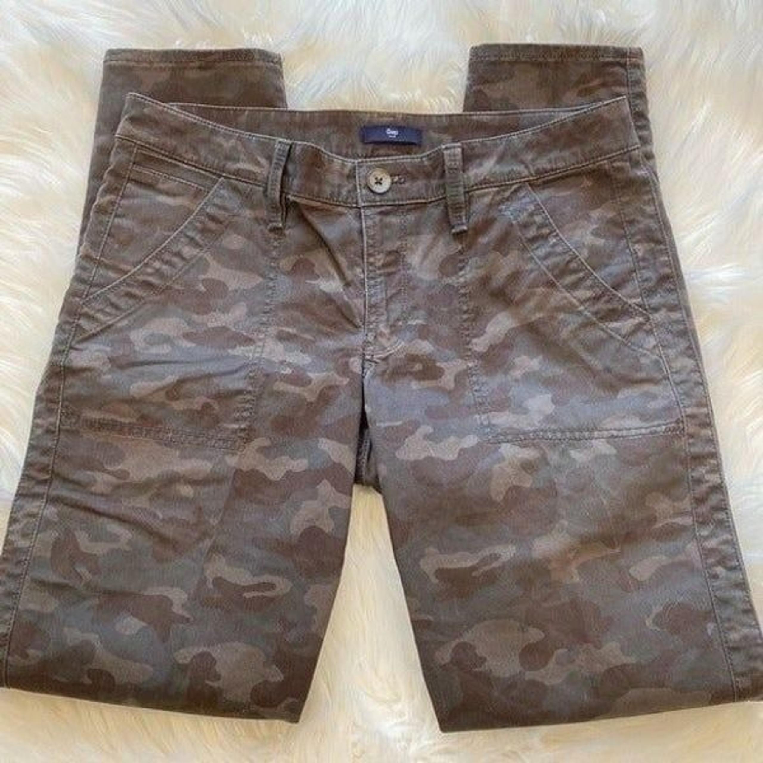 GAP Girlfriend Chino Green Camo Khakis size 6