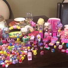 Lot Shopkins (6) and HATCHIMALS
