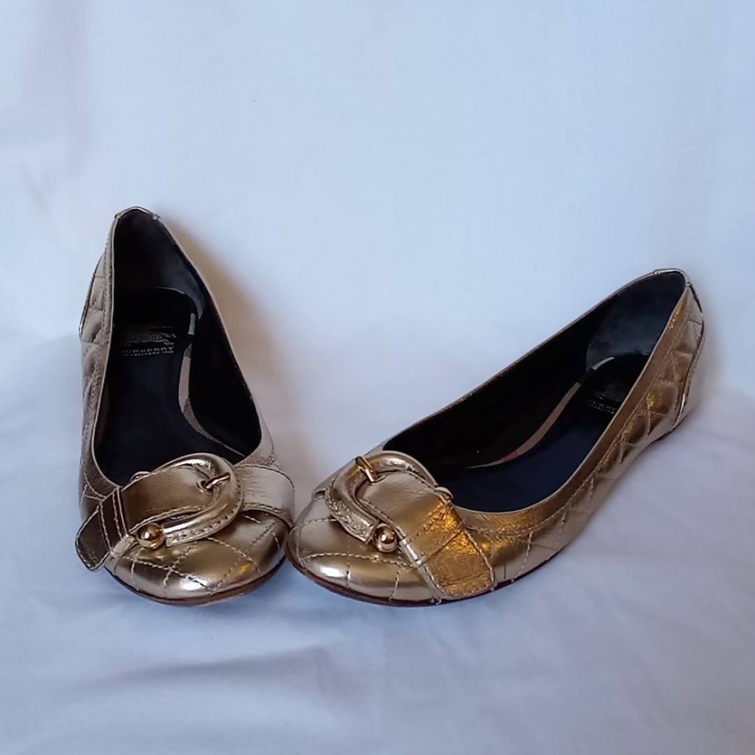 Burberry Gold Leather Quilted Ballet Flats. Size 38