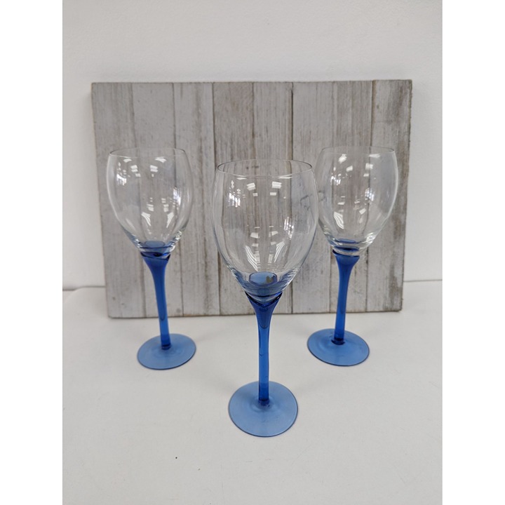 Set of 3 Wine Drinking Glasses 9 1/2 Tall Blue Stem Heart Flower