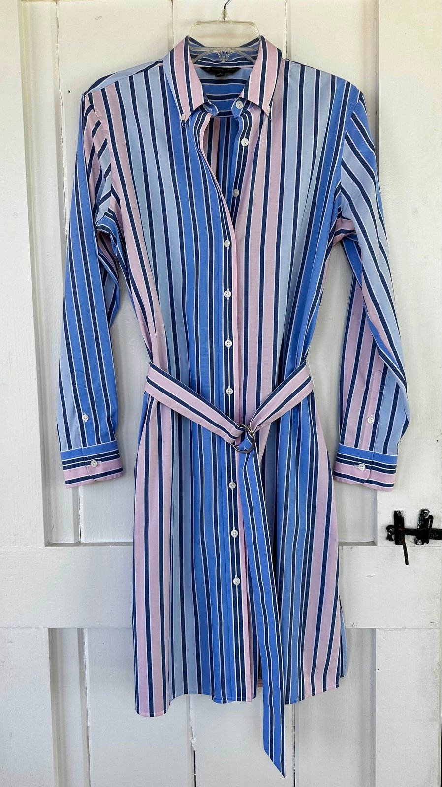 Never worn Classic belted shirt dress by Brooks Brothers size 8 with pockets!