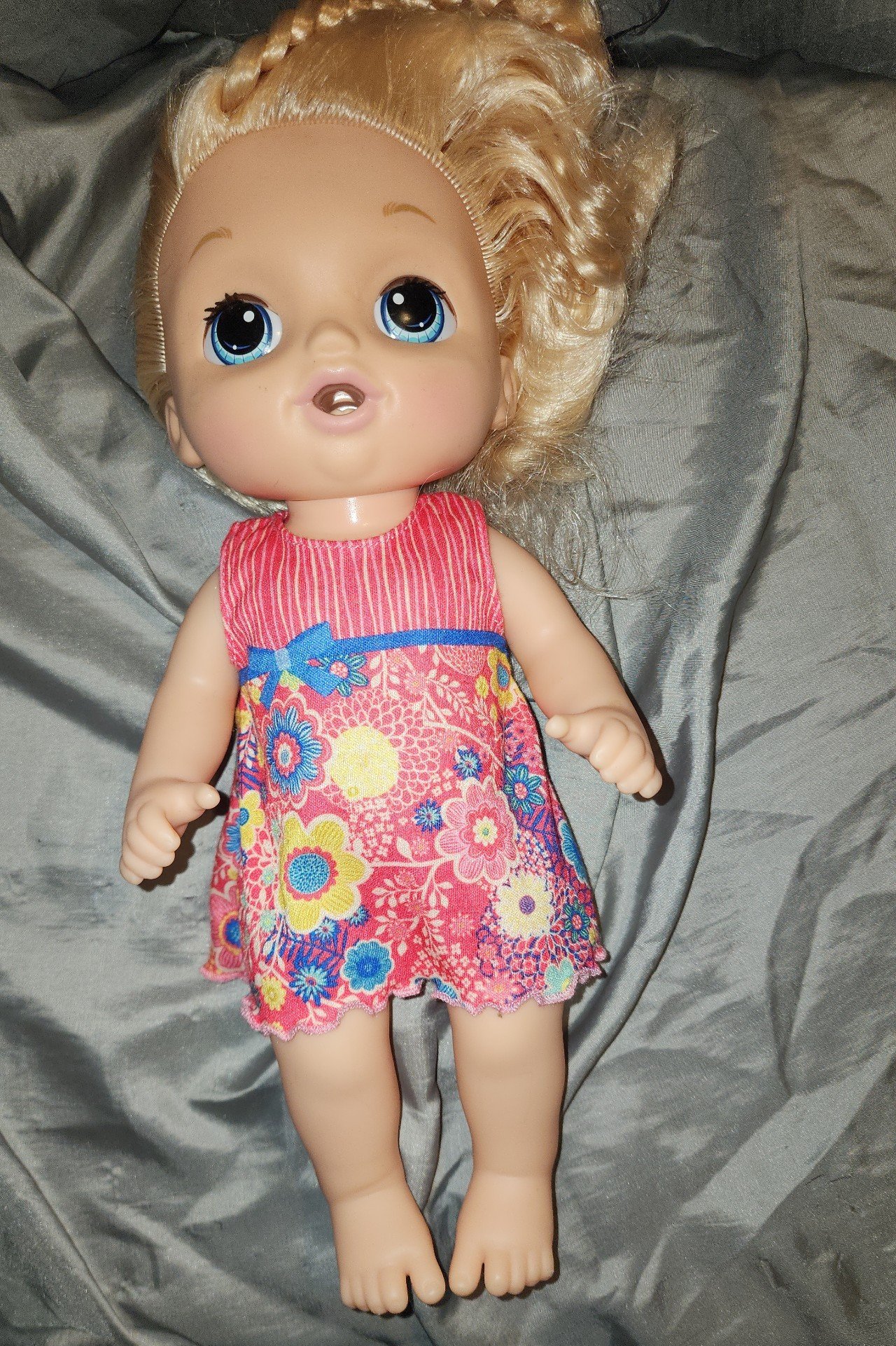 Talking baby alive baby doll- good condition