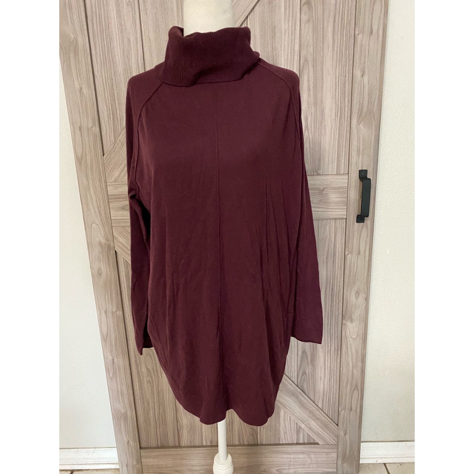 NWT Caslon wine small turtleneck tunic