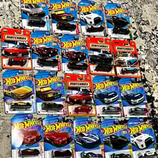 Hot Wheels/MatchBox Diecast Cars