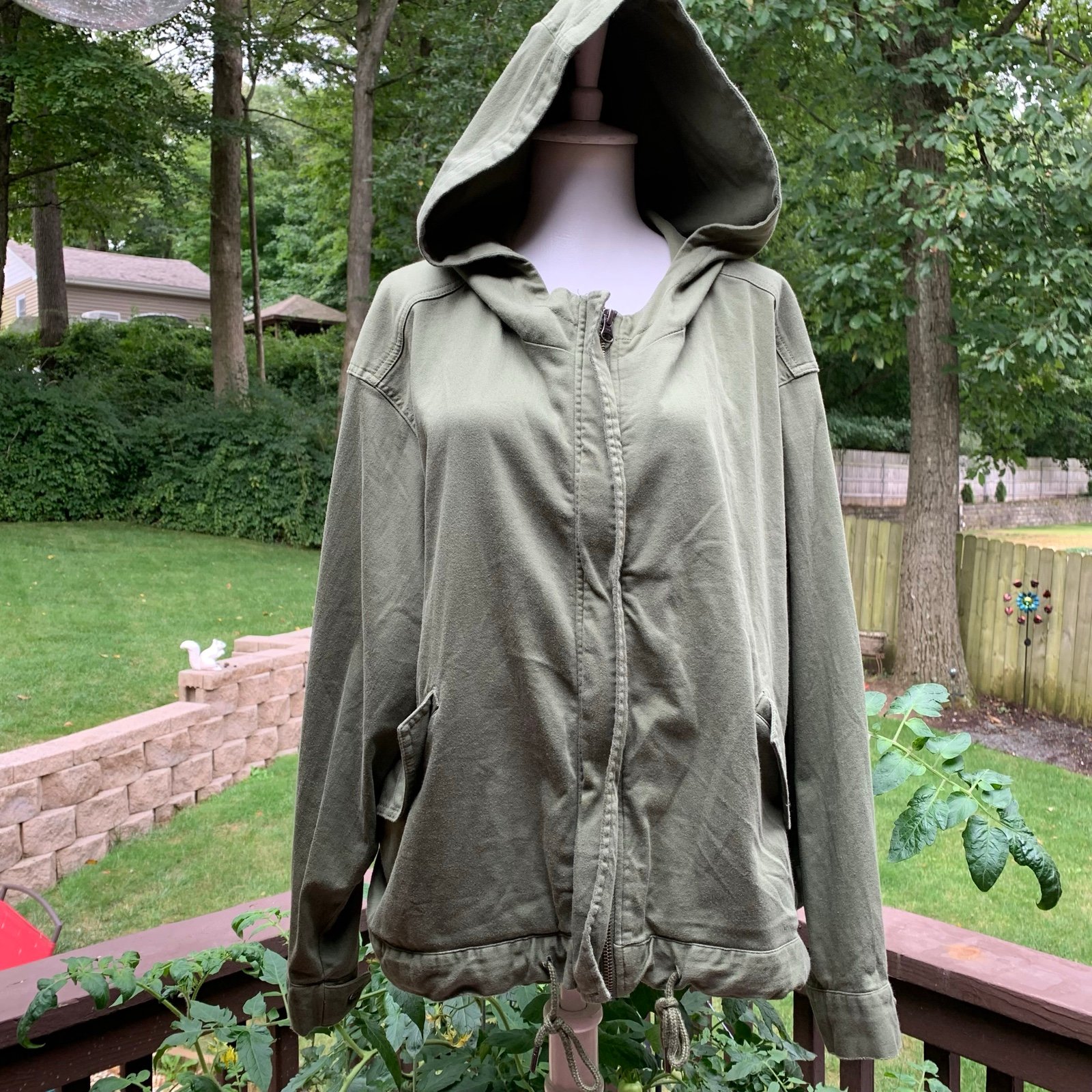 Torrid- Army Green Jacket Size 2X 2 Zip Front Pockets Hooded EUC