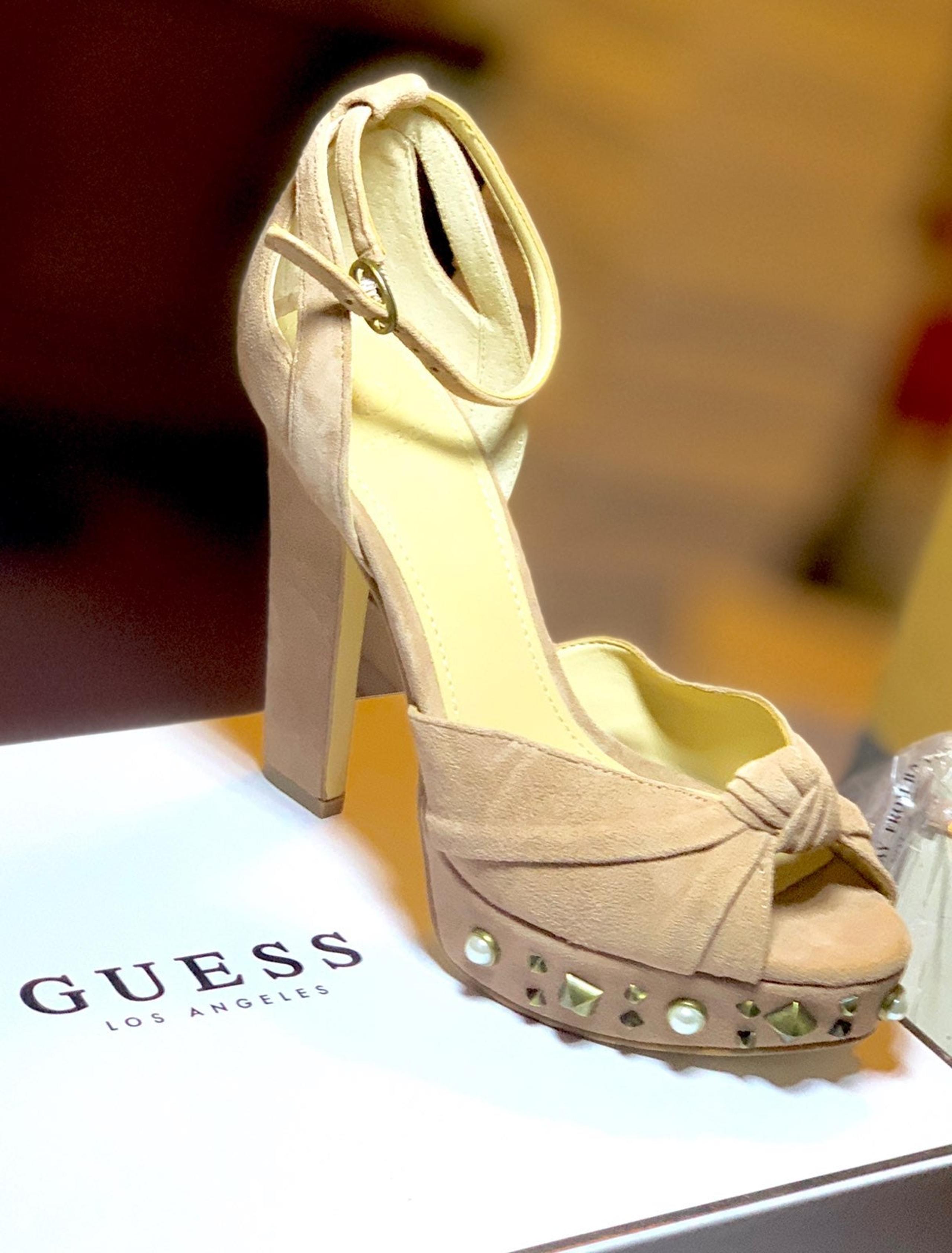 GUESS Kenzie2 Open Toe Ankle Strap-pumps