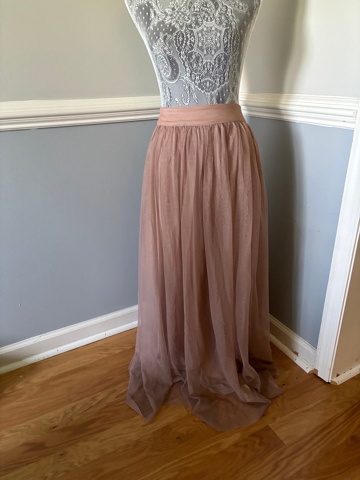 EUC Like New Lace & Beads Tulle Maxi Skirt in Blush Size 18