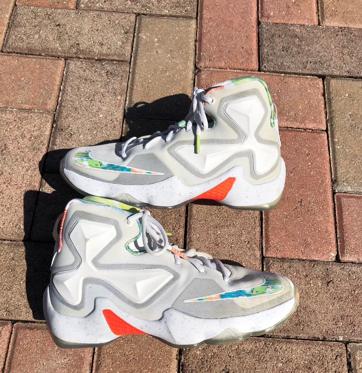 Nike LeBron 13 XIII Trece Easter GS 6.5Y