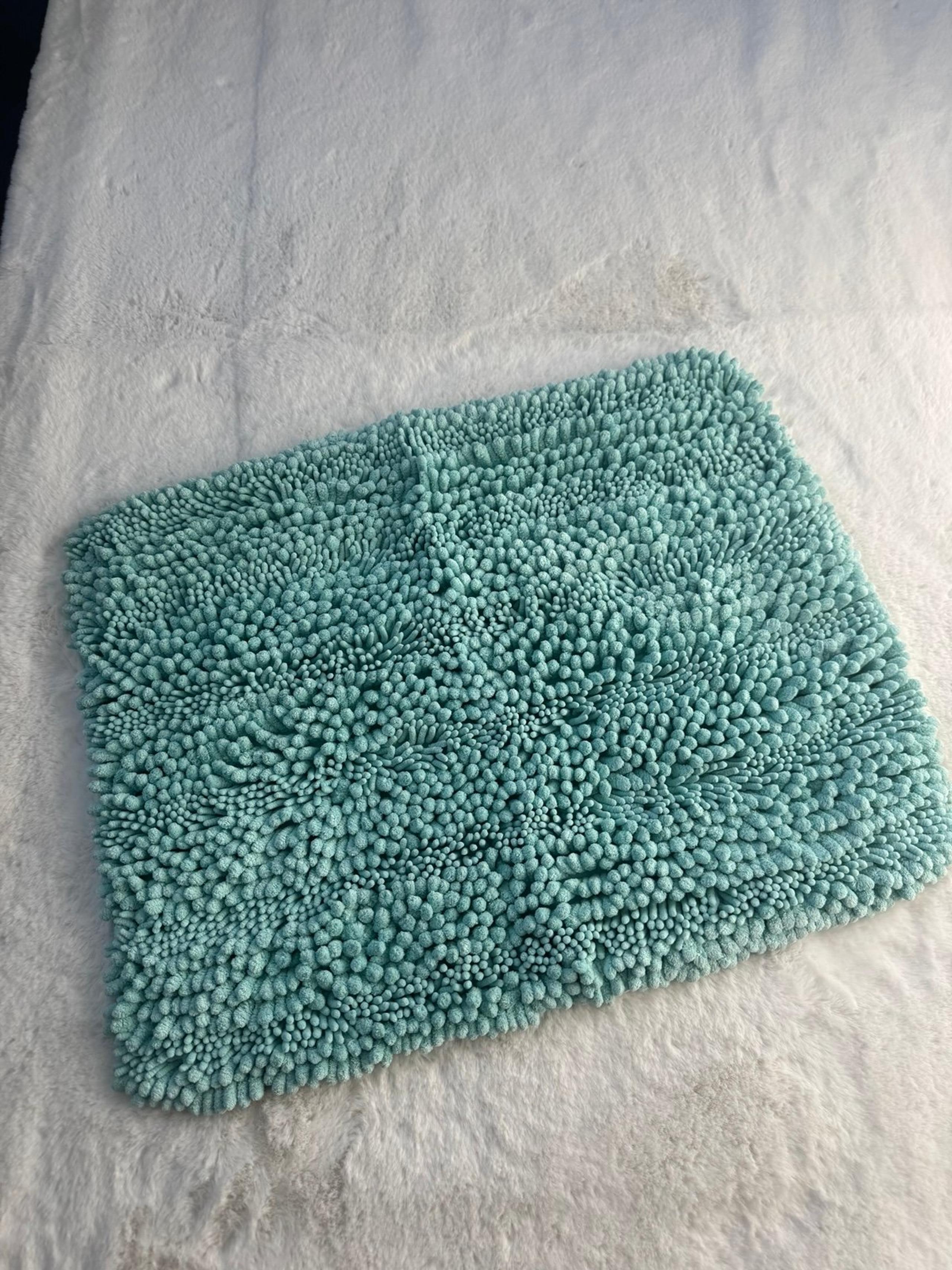 LAST CHANCE!! *FLAWED* Chenille Sea Mist Bath Mat - Norwex