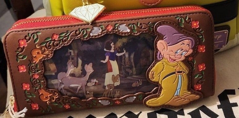 Loungefly Disney Princess Snow White DOPEY Lenticular Wallet & bag charm set
