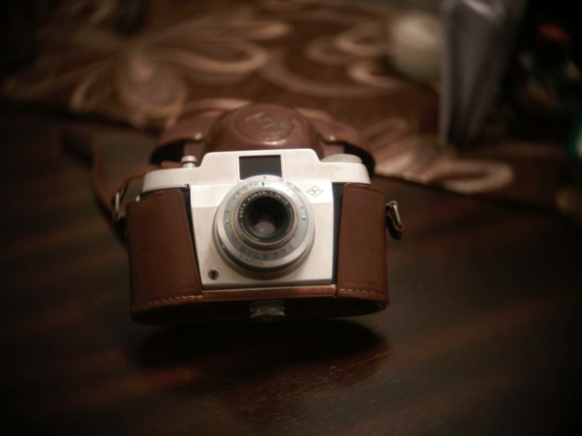 LOT OF 14 VINTAGE CAMERAS