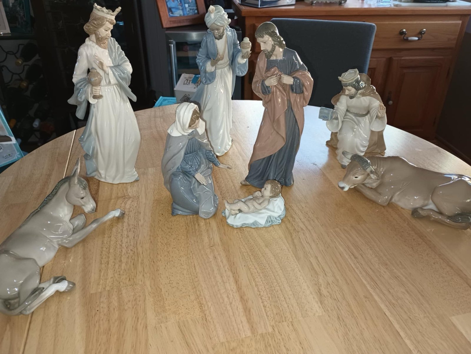 Vintage Lladro and Neo Nativity Set
