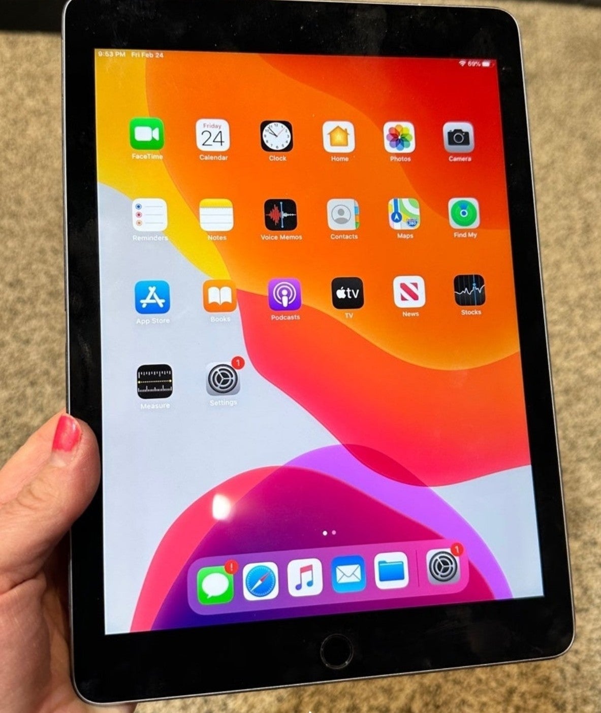 Apple iPad Pro 9.7” Wi-Fi and cellular www.dosd.gov.lk
