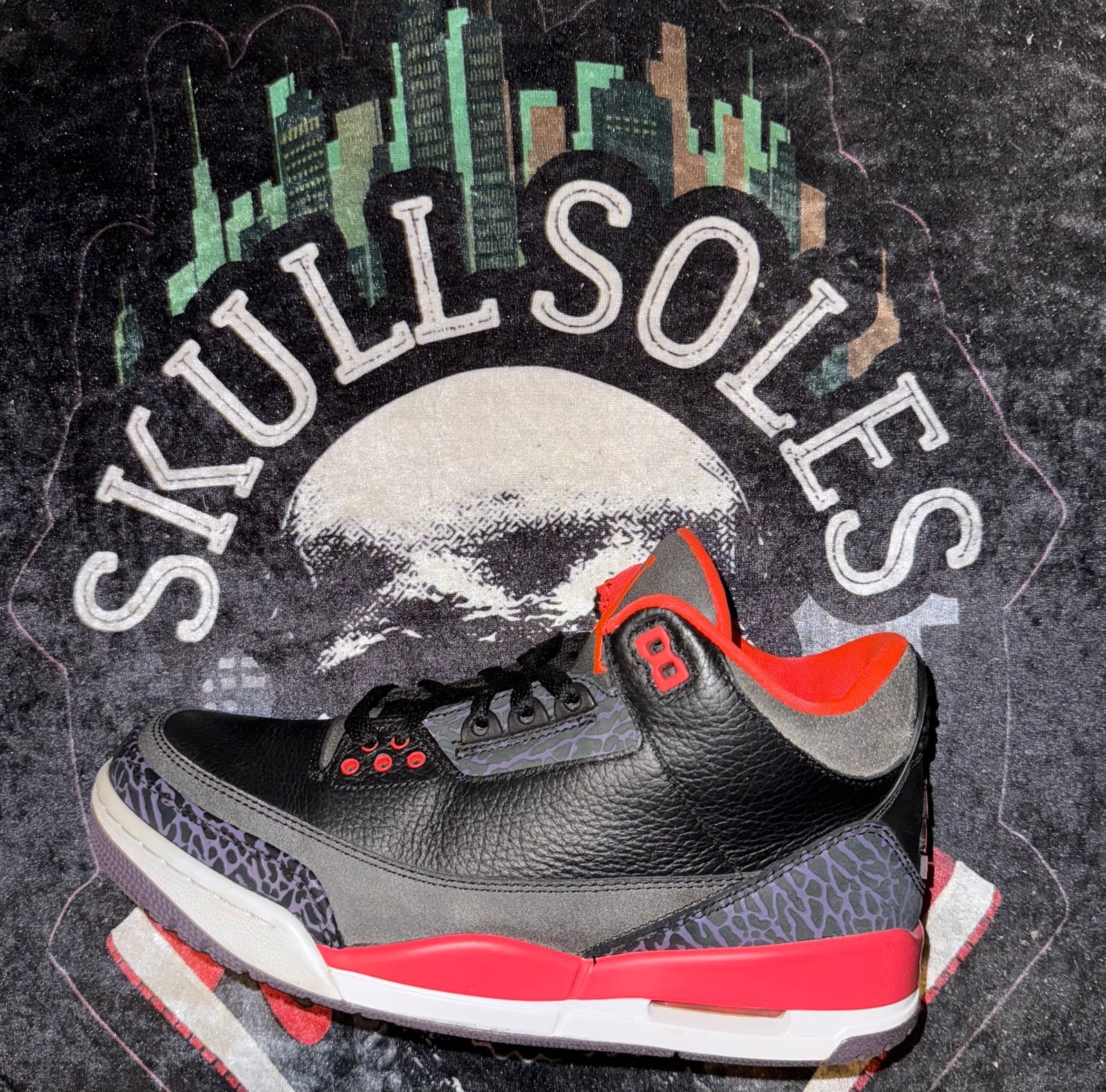 Jordan 3 crimson