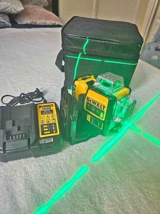 owerDewalt 360 Degree Vertical 12V Lithium Battery 12 Lines Laser LevelDewalt DW