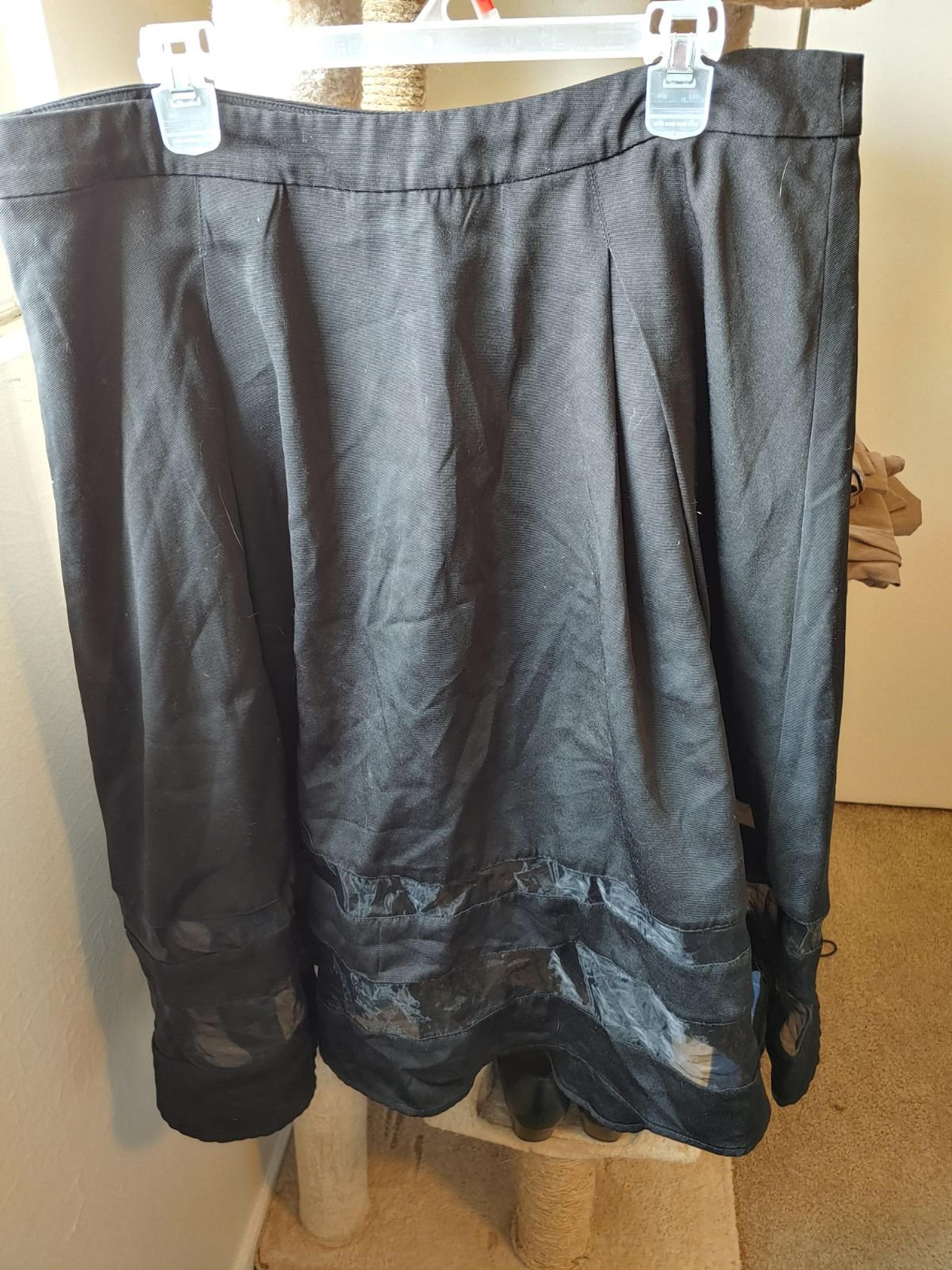 Torrid Bk Pleated A line Skirt size 14