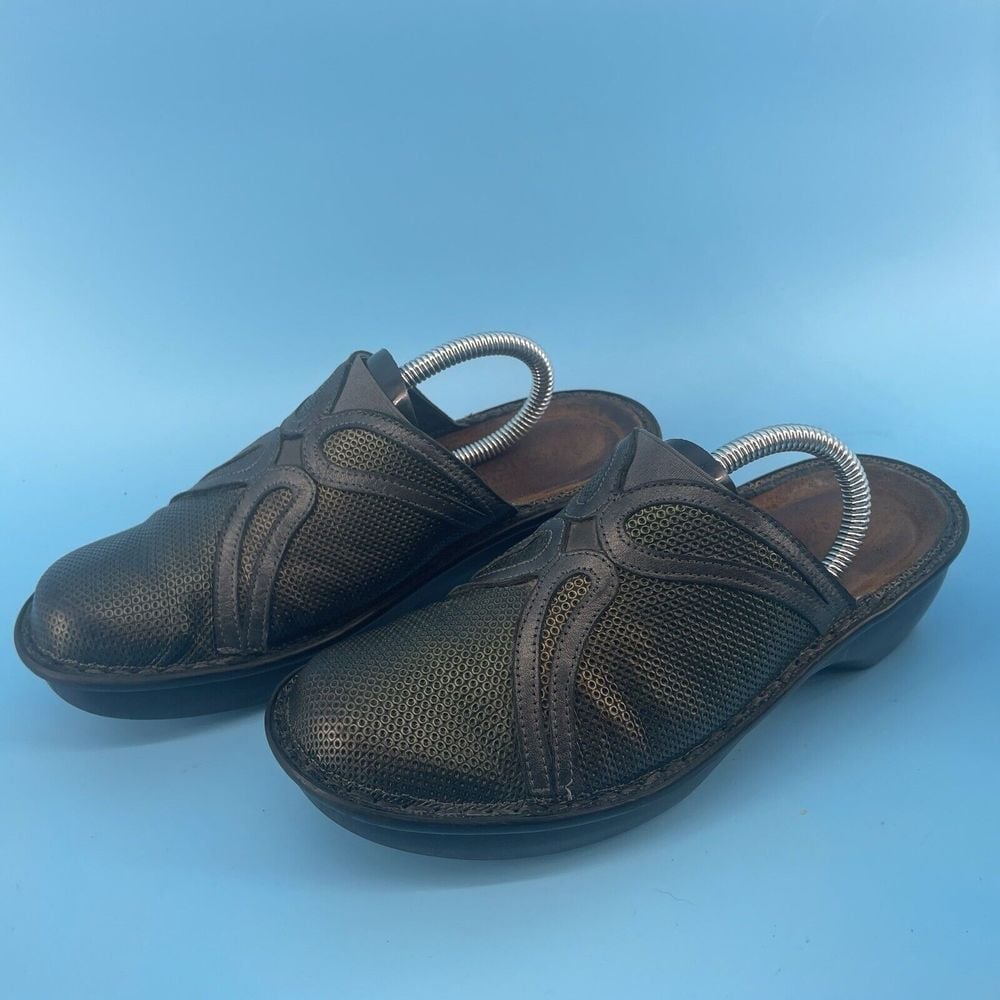 NAOT Shoes Women's EU 38 US 7 /7.5 Leather Heel Clogs 70s