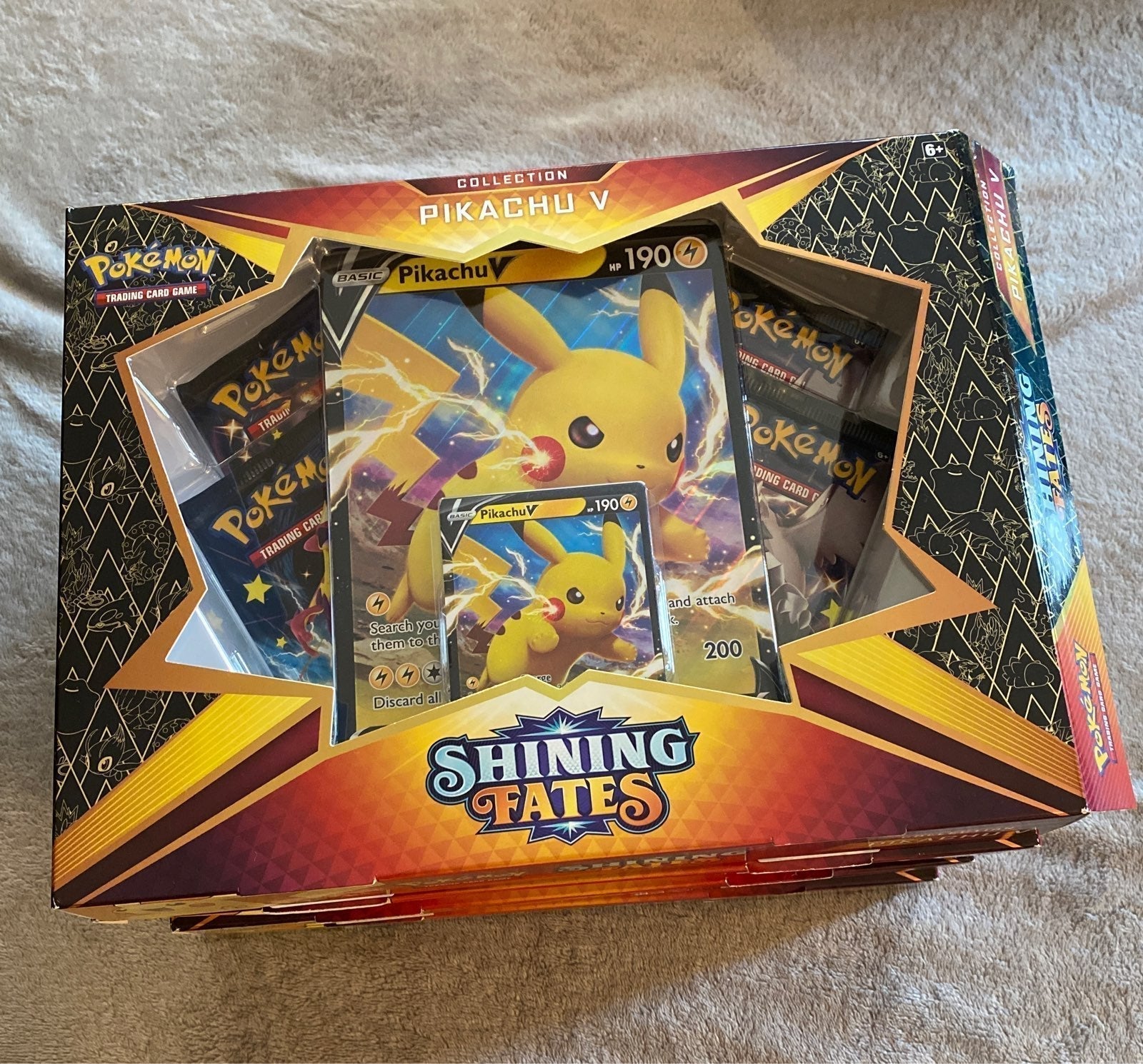 1 Pokemon Shining Fates Pikachu V box