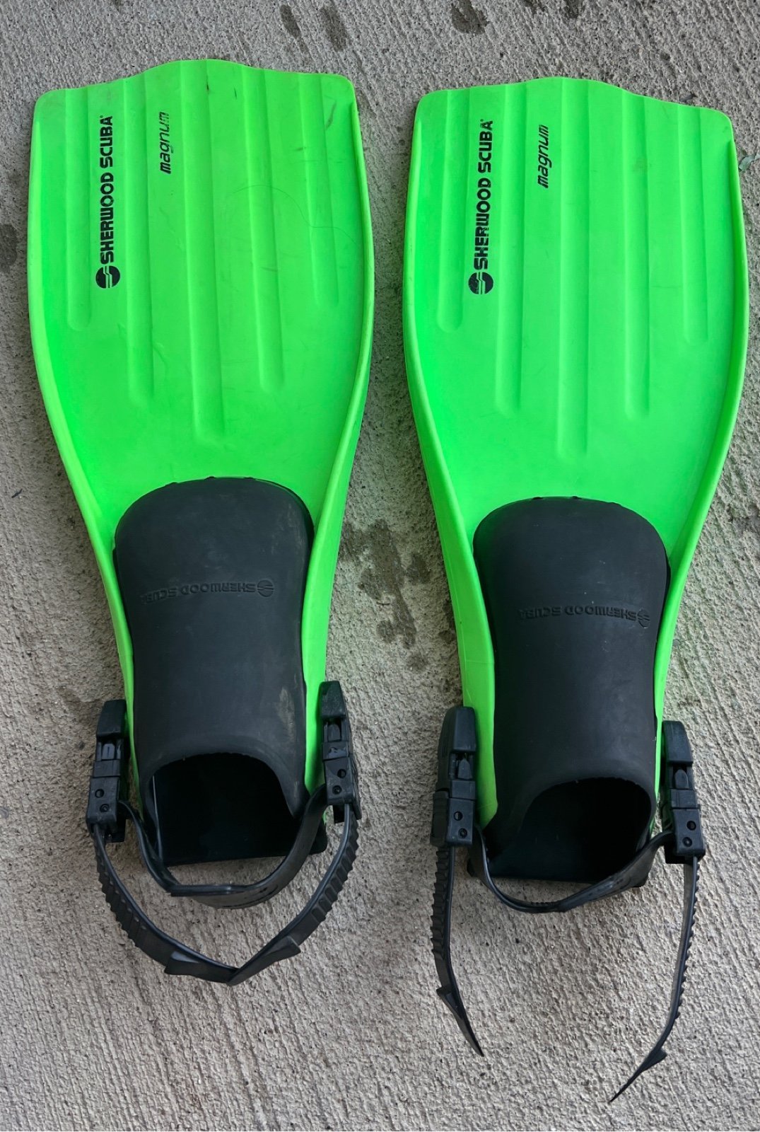 Sherwood Scuba Magnum Diving Fins Size Large Mens Green Flippers