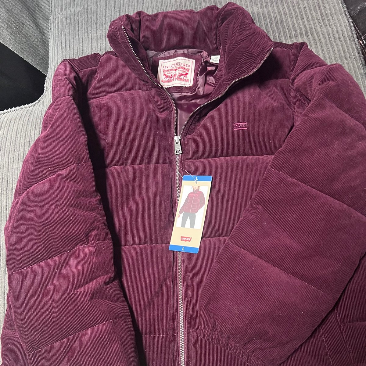 Levi’s Ladies Corduroy Puffer Jacket -NEW size L