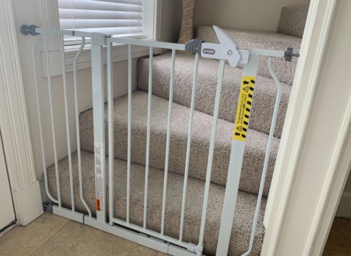 Easy Step 38.5-Inch Wide Walk Thru Baby Gate, Includes 6-Inch Extension Kit