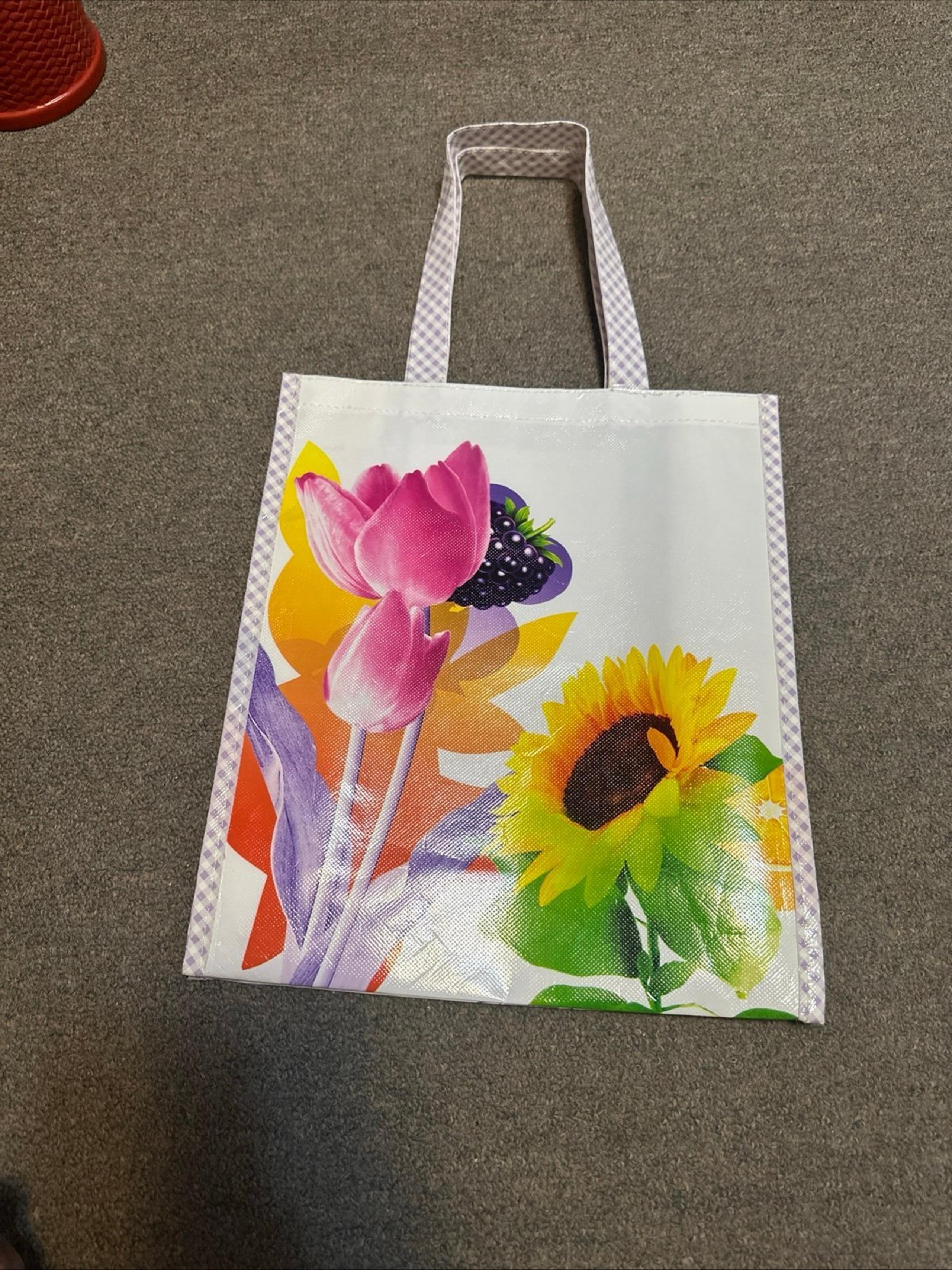 VINTAGE NEW Bath & Body Works Flowers Floral Berries Reuseable Tote Bag