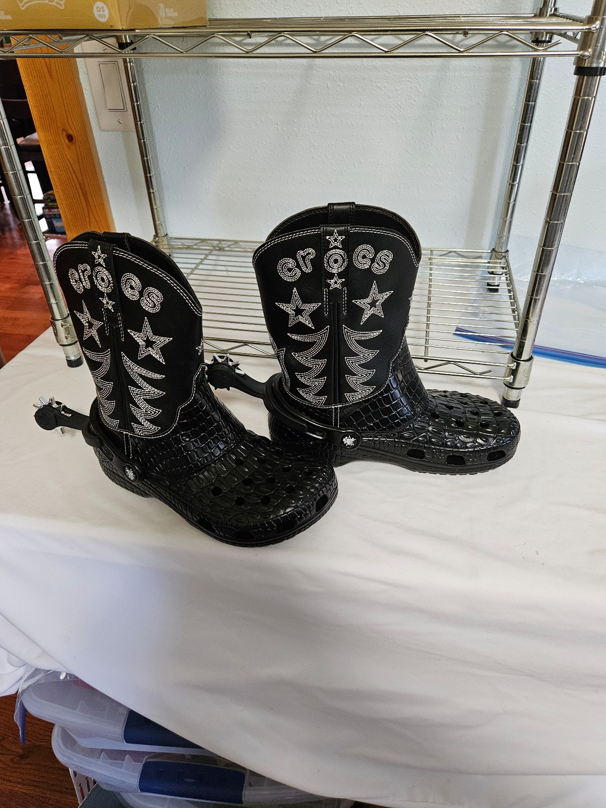 Crocs 7 cowboy boots with spurs