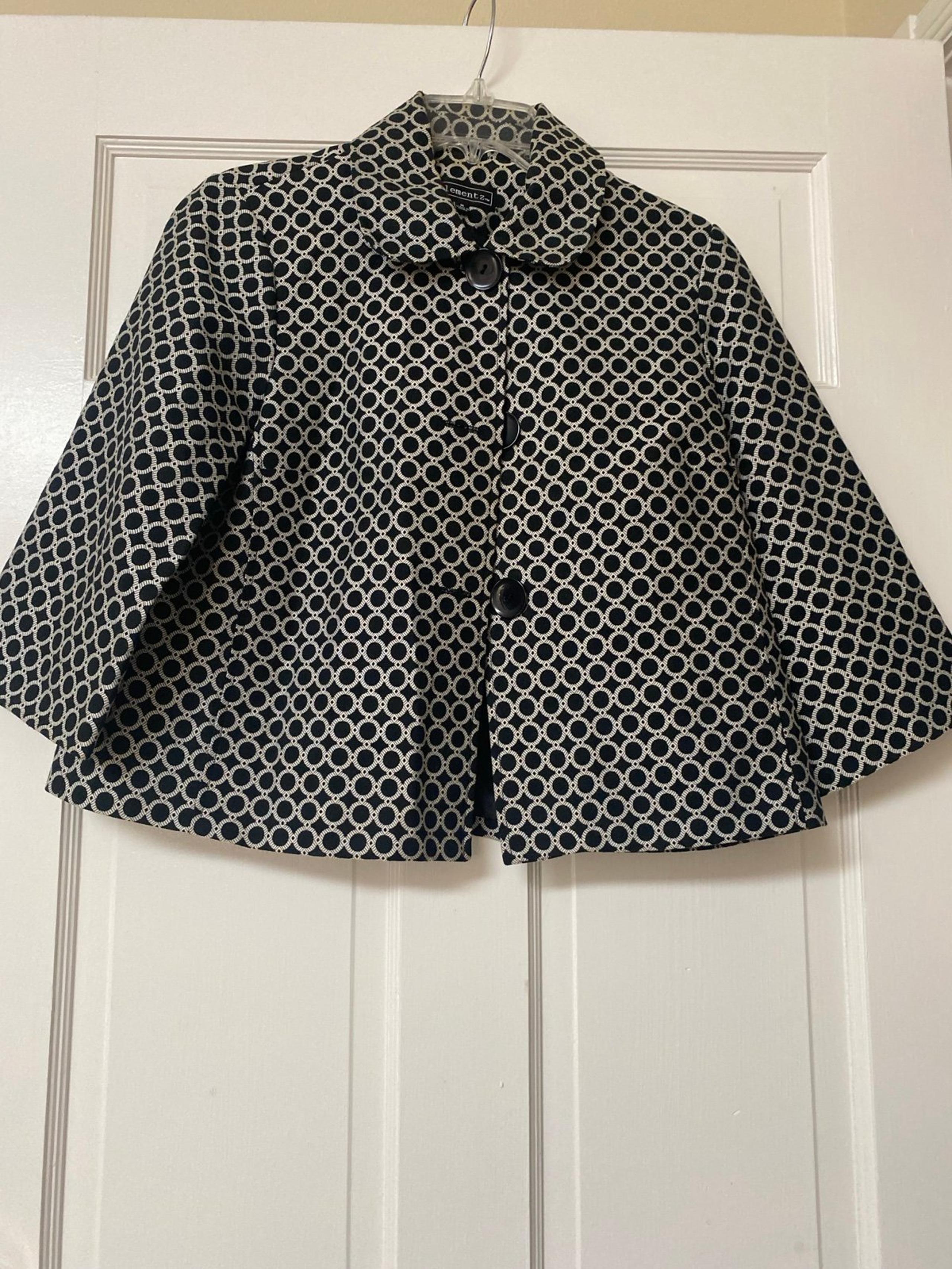 Button front 3/4 sleeve blazer