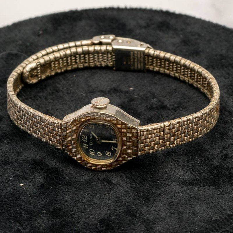 Vintage Bulova 1976 blue faced basket woven watch
