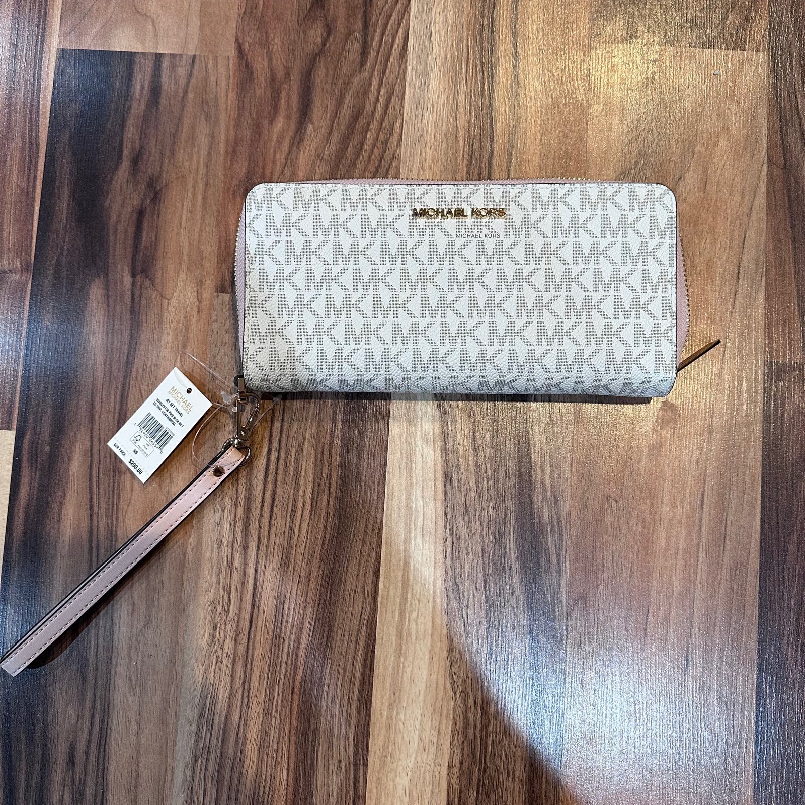 Michael Kors Jet Set Travel Wallet