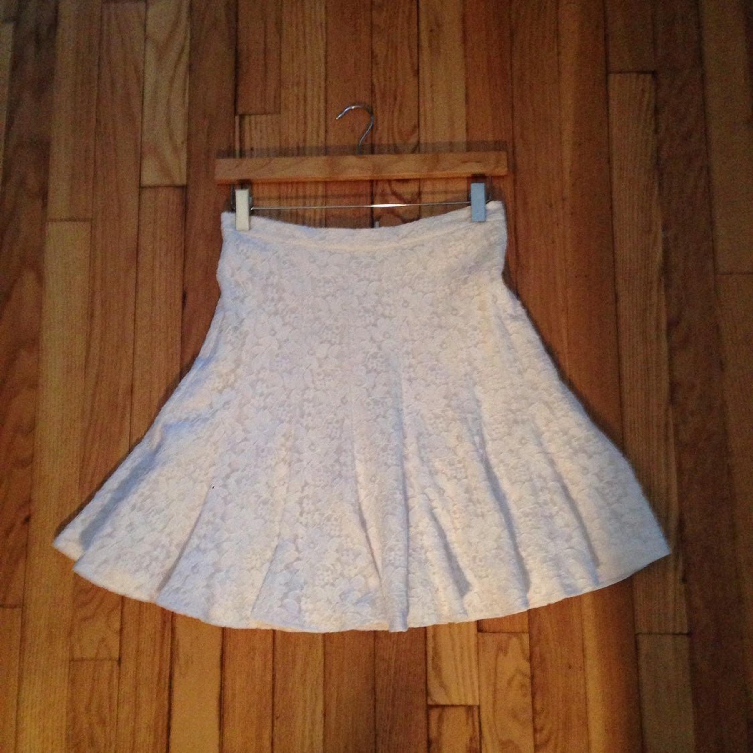 BCBGMaxAzria White Lace Paneled A-line Skirt Size 4
