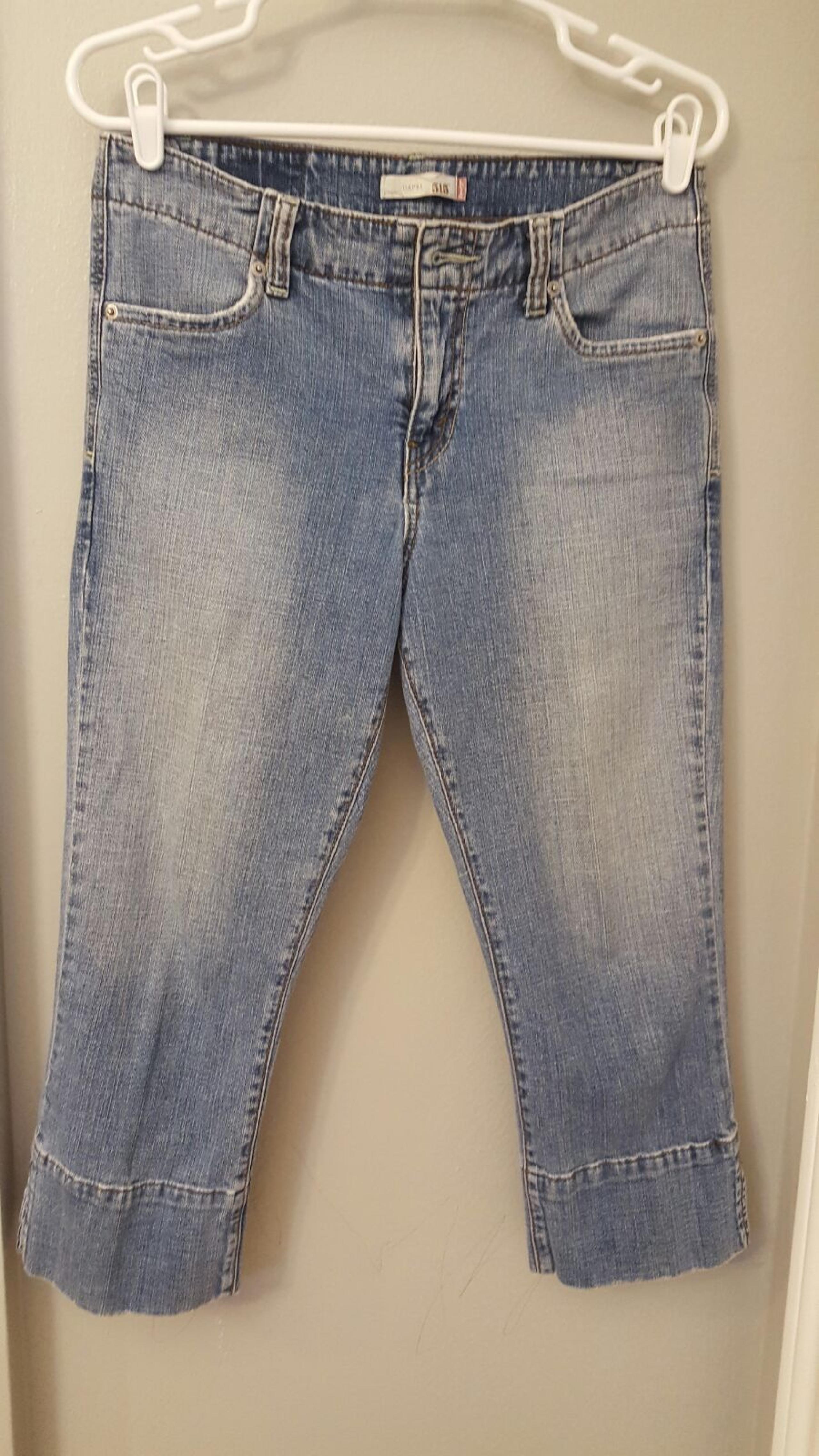 Levis Jeans 515 capri. Size 6