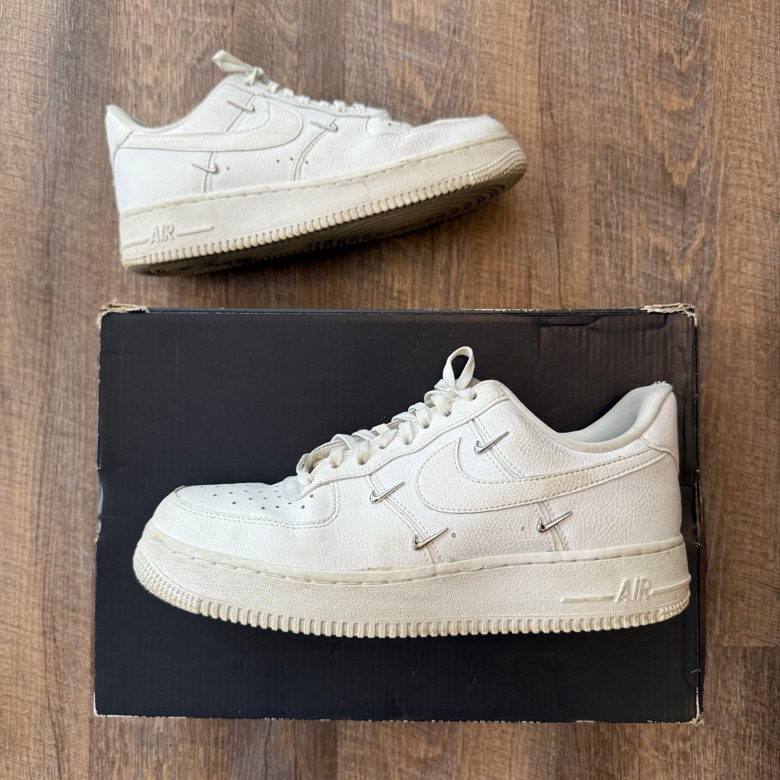 Nike Air Force 1 ‘07 LX Sisterhood White Metallic Silver