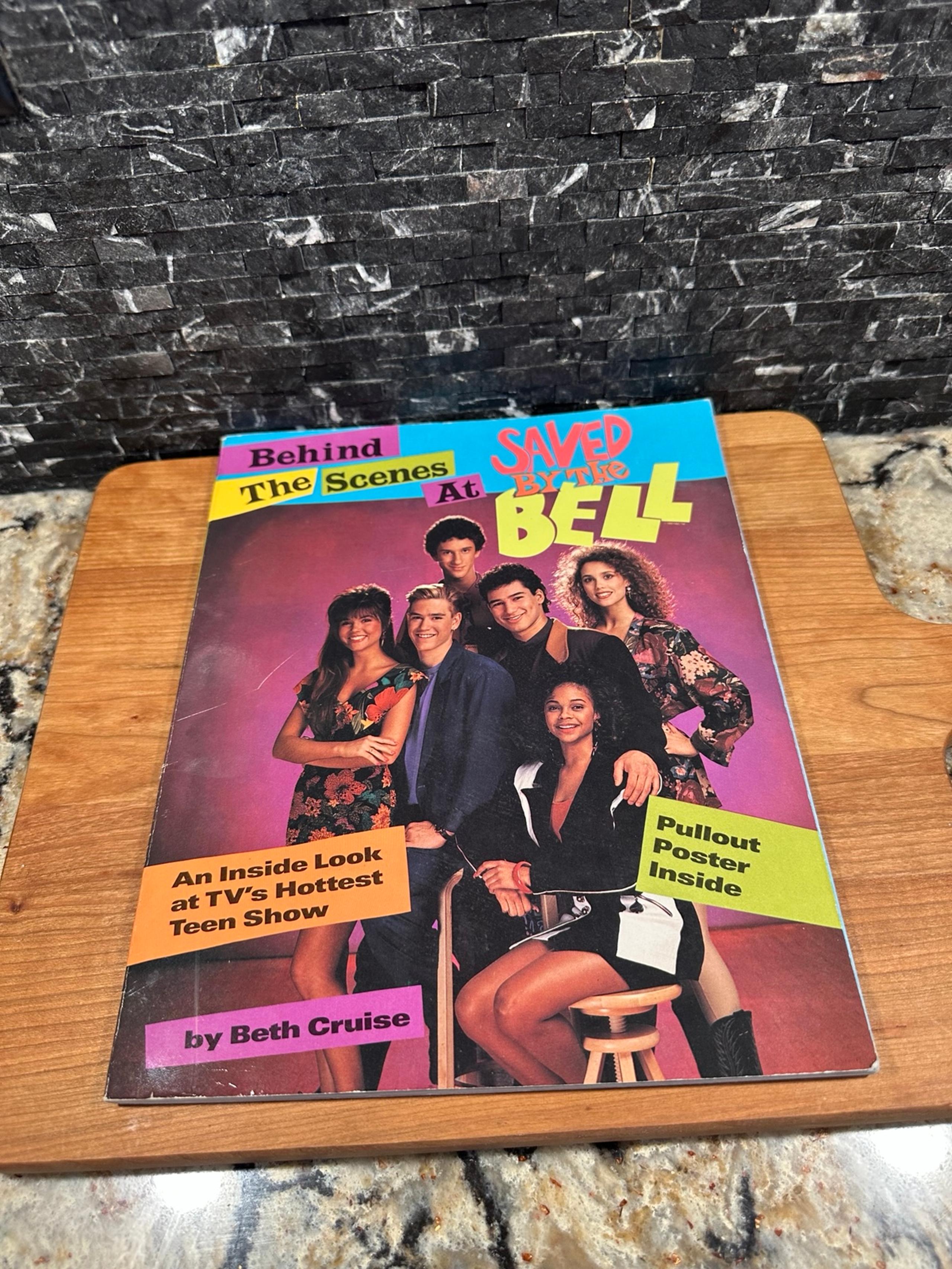 Behind the Scenes At Saved By The Bell 1992 Book w/ Poster Dustin Diamond Mario